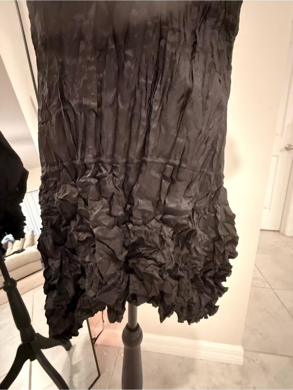 Lindi Black Draped Crinkle Vest - Picture 9 of 11